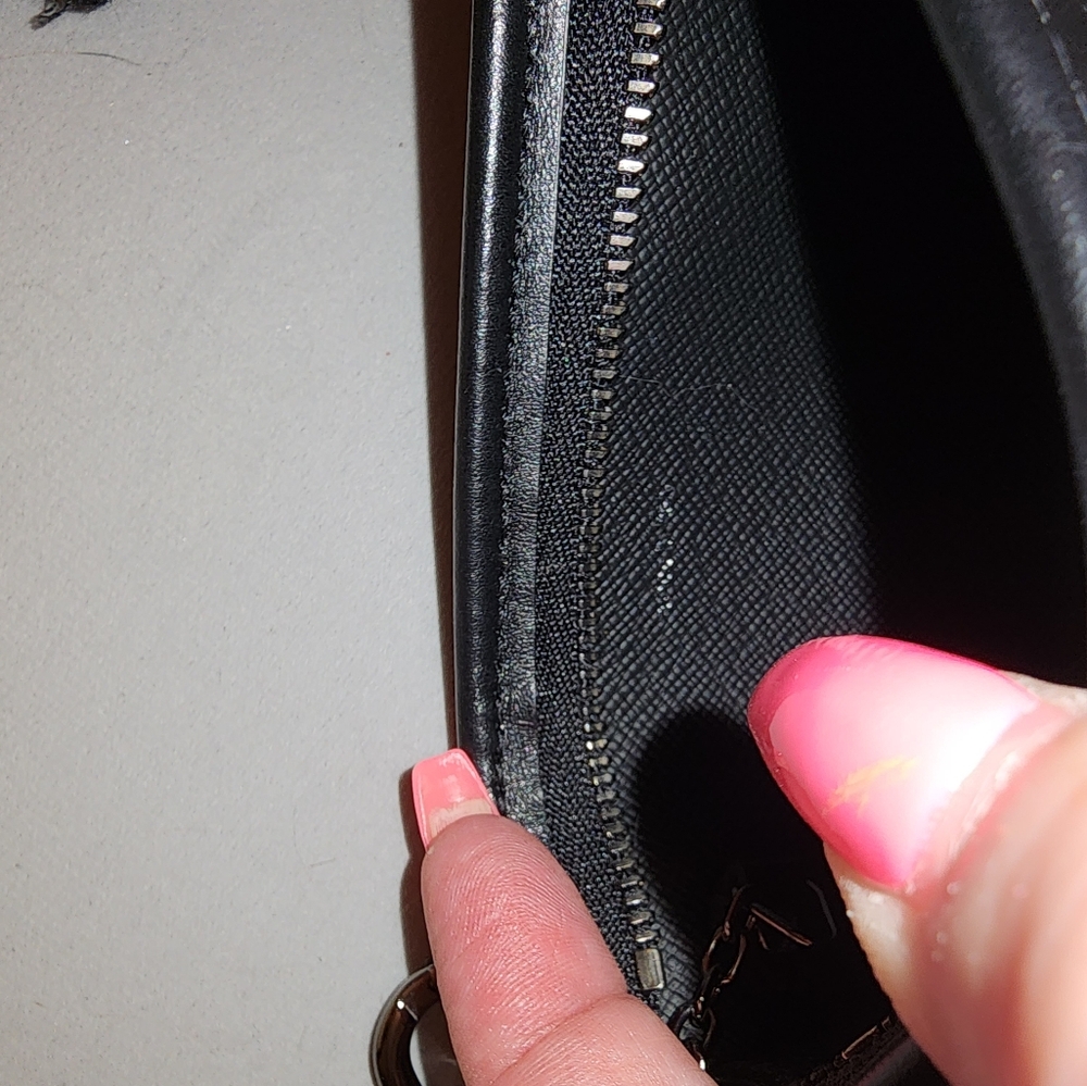 Louis Vuitton Monogram Eclipse Voyage Key Pouch - Picture 3 of 16
